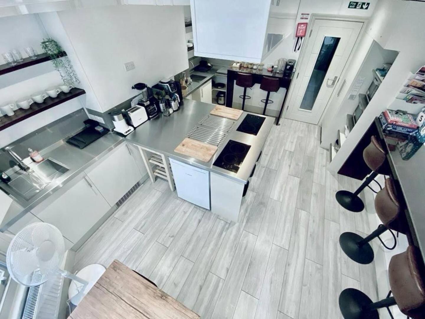 Apt 11 Seaside Serenity Chic Studio Steps To Beach 布赖顿 外观 照片