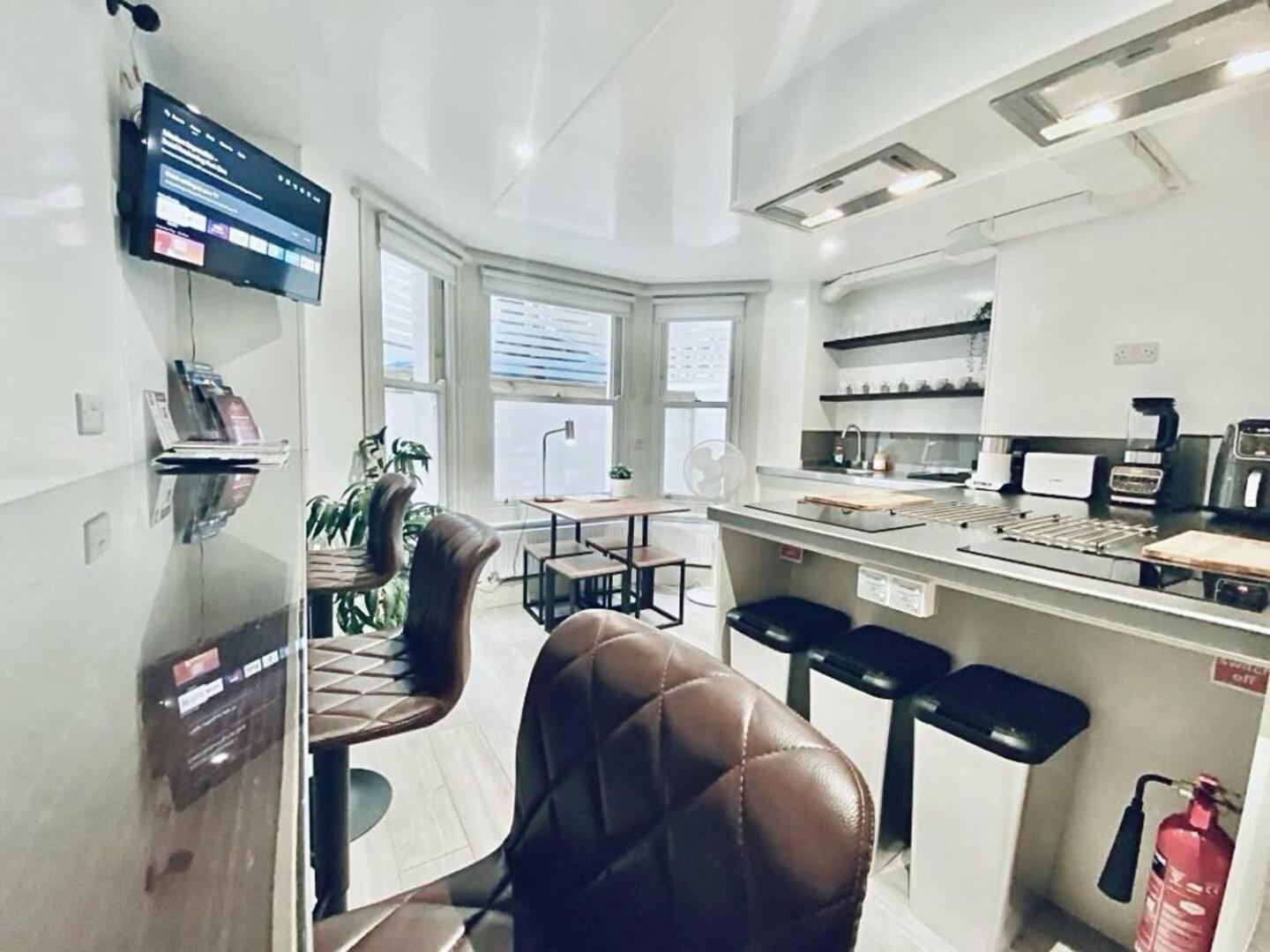 Apt 11 Seaside Serenity Chic Studio Steps To Beach 布赖顿 外观 照片